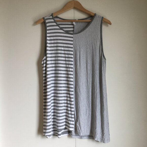 Cable & Gauge Grey and White Long Striped Eclectic A-line Tank Top - Picture 13 of 13